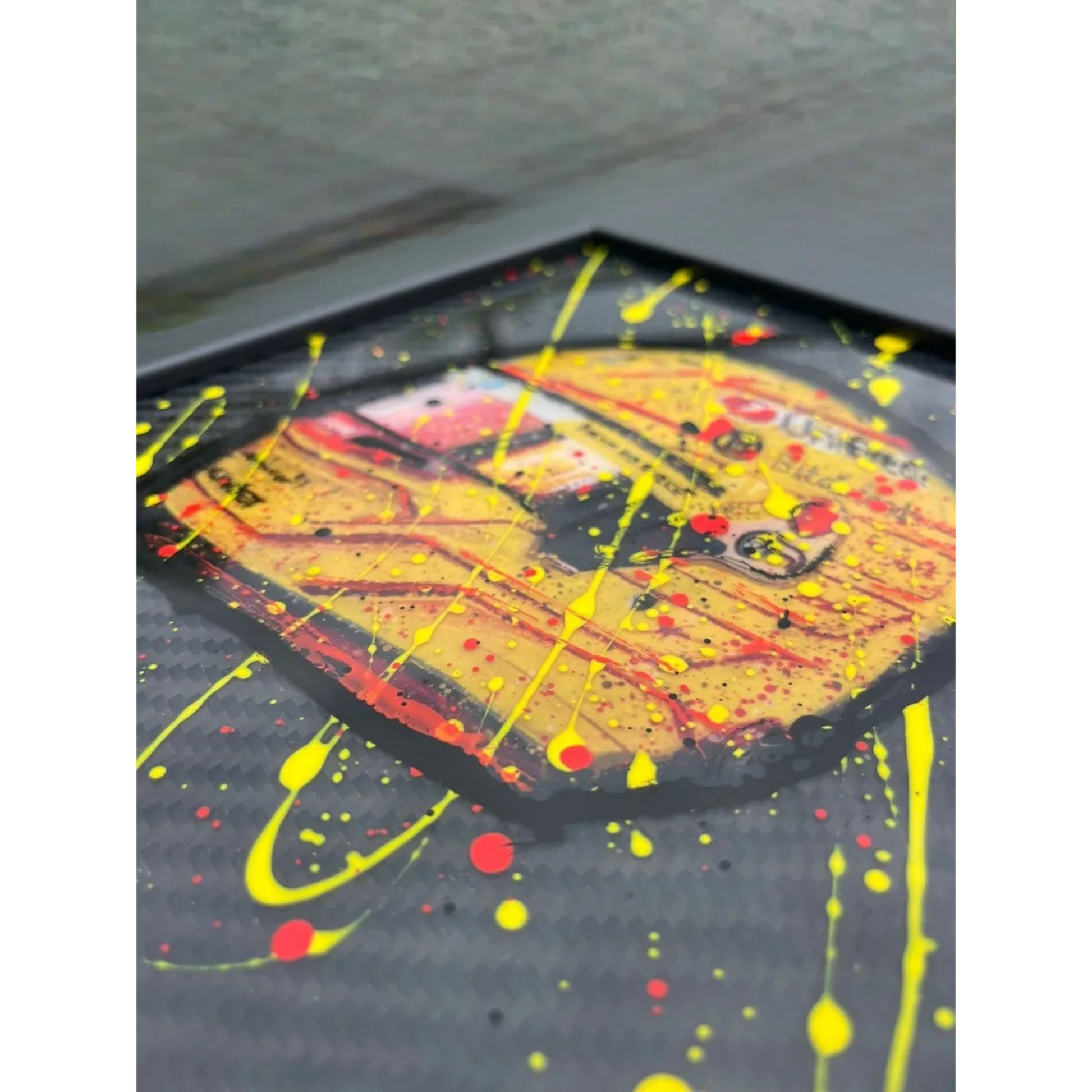 LewisHamilton2025HelmetCarbonFibreArt_2