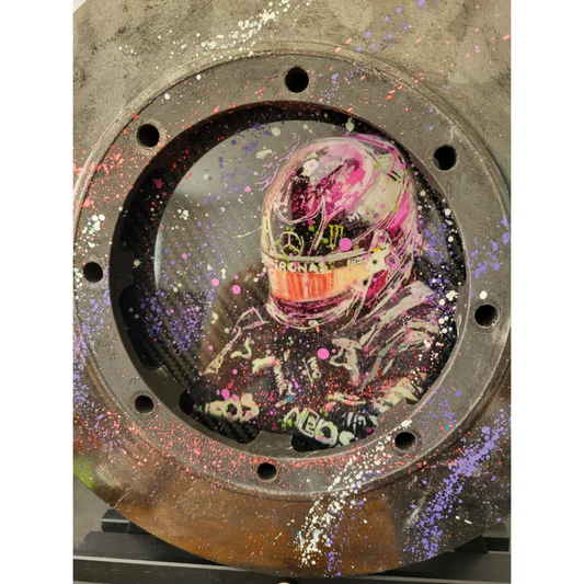 LewisHamiltonPantherCarbonFibreDiscArt_1