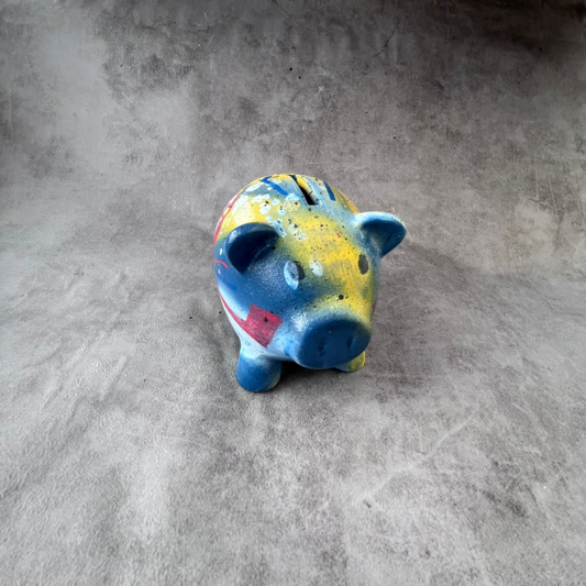 max_verstappen_formula_one_helmet_piggy_bank_collectible
